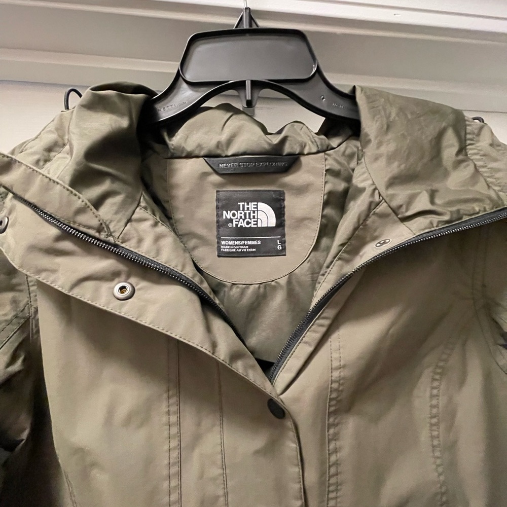 North Face wind/rain jacket